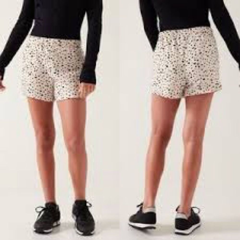 Athleta Girl Brush Dot Cream Black Relaxed Soft Stretch Retroactive Shorts 6